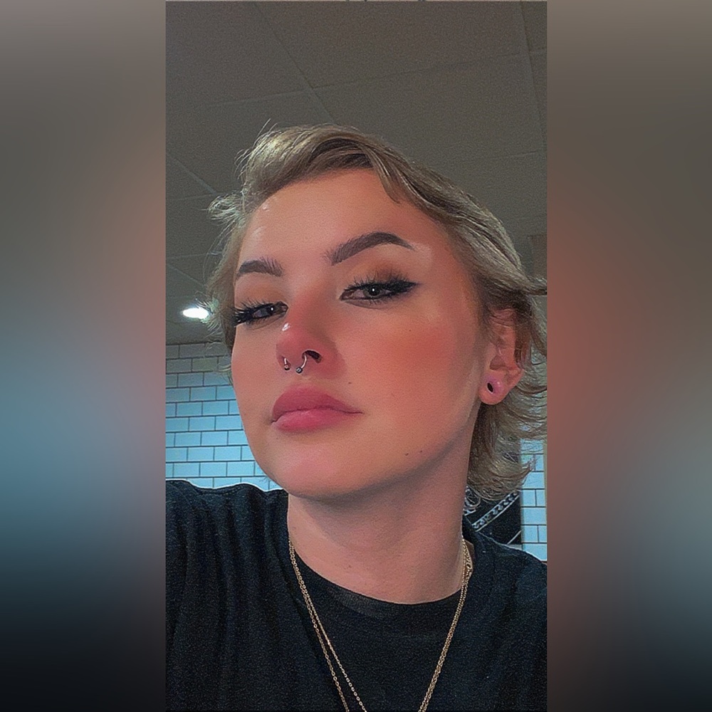 Meet your Posher, Ava